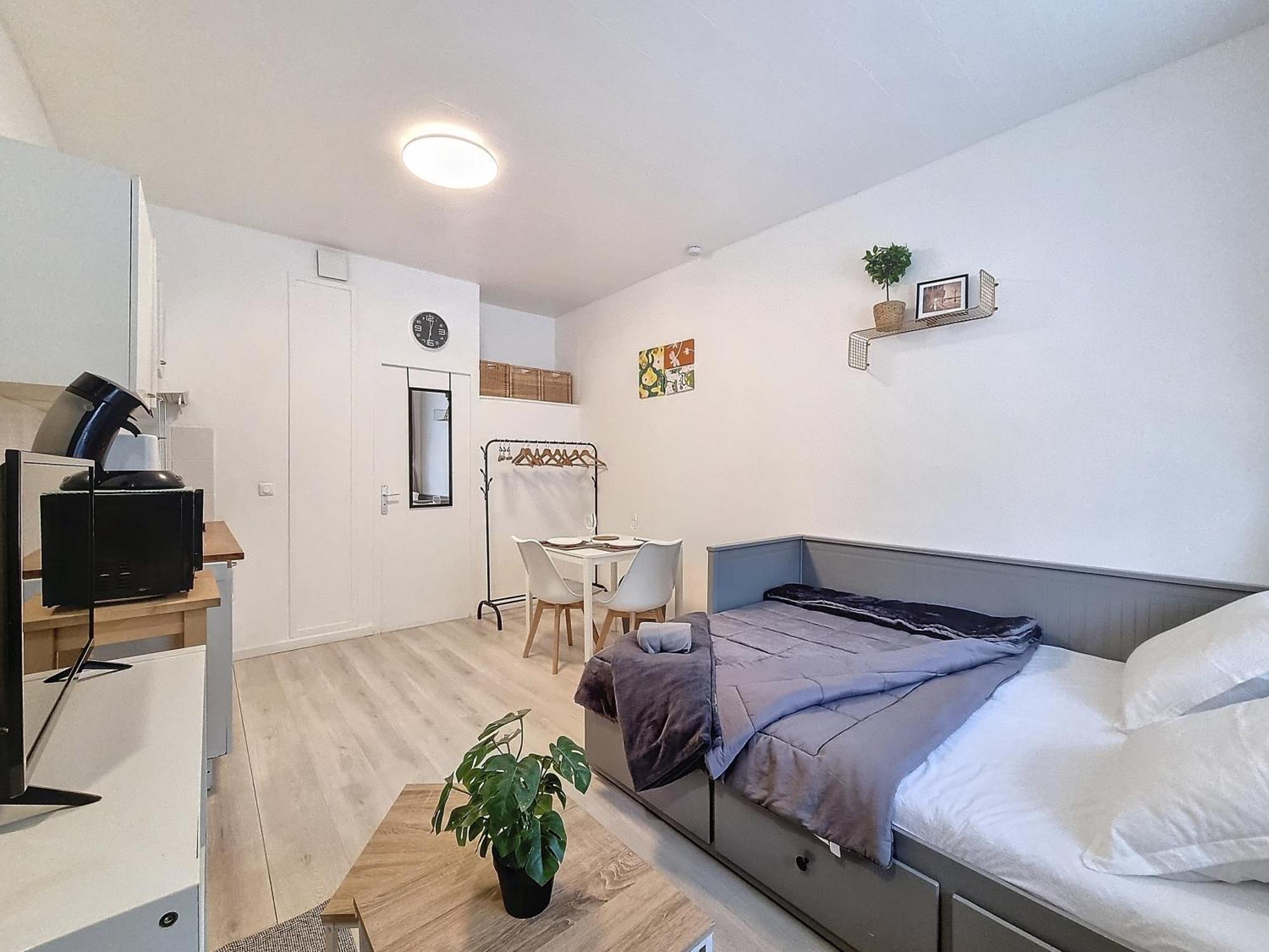 Budget Studio Proche Lac Севрие Экстерьер фото