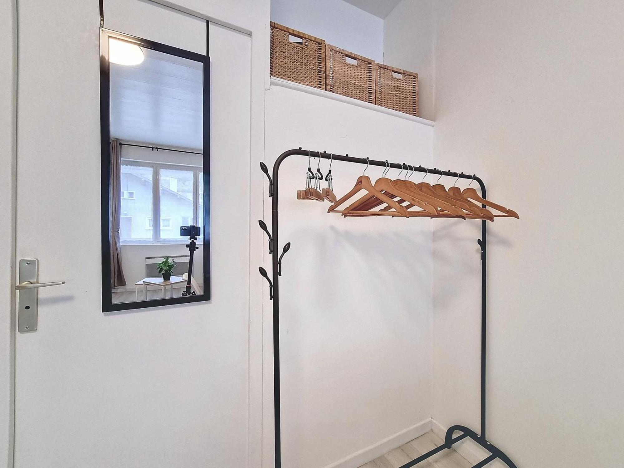 Budget Studio Proche Lac Севрие Экстерьер фото