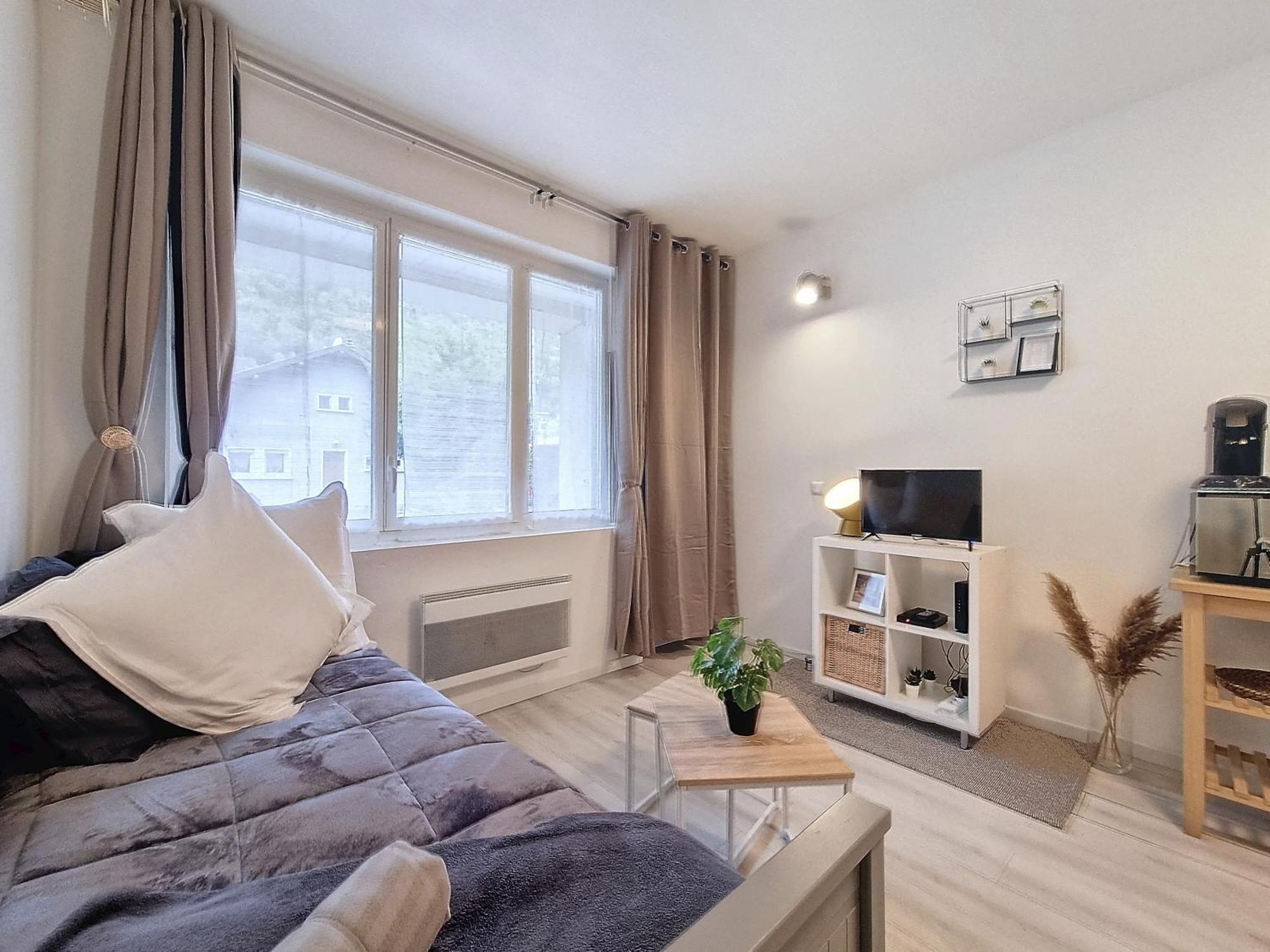 Budget Studio Proche Lac Севрие Экстерьер фото